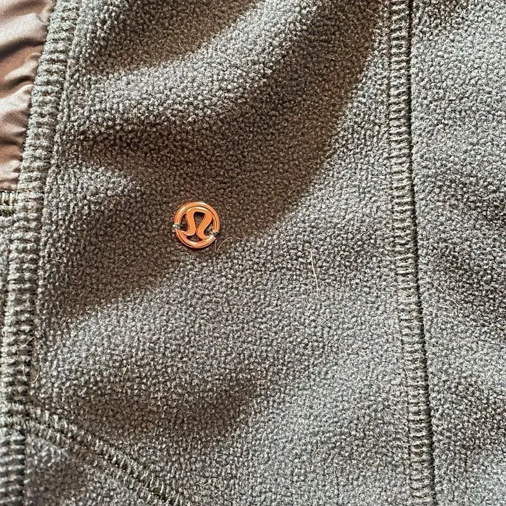 Lululemon Fleecy Keen Jacket in Fuel Green - Picture 2 of 5